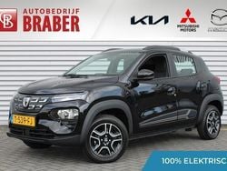 Zwart, metallic lak Gebruikt 2023 Dacia Spring Essentiel Hatchback | € 16.900 (Duur)