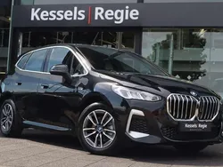 Zwart, metallic lak Gebruikt 2023 BMW 225 Active Tourer M Sport MPV | € 38.950 (Super prijs)