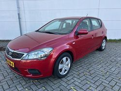 Rood Gebruikt 2010 Kia Ceed Hatchback | € 2.750 (Super prijs)