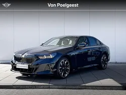 Zwart, metallic lak Gebruikt 2024 BMW 550e M Sport Sedan | € 83.900 (Duur)