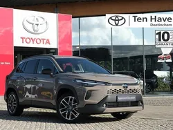 Bruin Nieuw 2025 Toyota Corolla Hybrid MPV | € 43.190 (Duur)