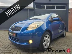 Blauw, metallic lak Gebruikt 2006 Toyota Yaris Luna Hatchback | € 3.950 (Eerlijke prijs)