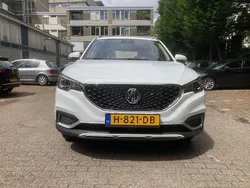 Wit Gebruikt 2019 MG ZS Comfort Sedan | € 10.950
