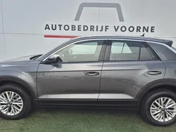 Grijs Gebruikt 2021 VW T-Roc Style SUV | € 20.545 (Eerlijke prijs)