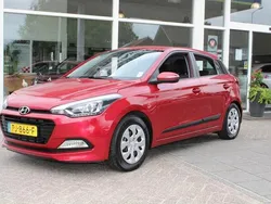 Rood Gebruikt 2017 Hyundai i20 Comfort Hatchback | € 11.650 (Eerlijke prijs)