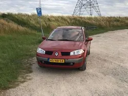 Rood Gebruikt 2003 Renault Mégane II Luxe Hatchback | € 1.250 (Eerlijke prijs)