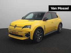 Geel Nieuw 2025 Renault R5 Iconic Hatchback | € 35.540 (Eerlijke prijs)