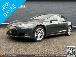 Groen, metallic lak Gebruikt 2014 Tesla Model S Sedan | € 13.950 (Eerlijke prijs)