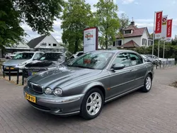 Grijs, metallic lak Gebruikt 2002 Jaguar X-type Executive Sedan | € 4.750 (Duur)