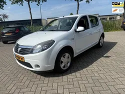 Wit Gebruikt 2010 Dacia Sandero Hatchback | € 2.250 (Eerlijke prijs)
