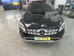 Zwart Gebruikt 2017 Mercedes GLA200 Business SUV | € 21.455 (Eerlijke prijs)