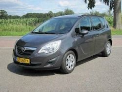 Grijs Gebruikt 2010 Opel Meriva Selection MPV | € 9.500 (Duur)