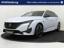 Wit Gebruikt 2024 Peugeot e-308 GT Hatchback | € 33.925 (Eerlijke prijs)