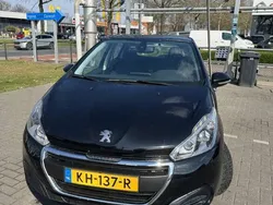 Zwart Gebruikt 2016 Peugeot 208 Hatchback | € 9.850 (Eerlijke prijs)