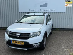 Wit Gebruikt 2015 Dacia Sandero Lauréate Hatchback | € 7.245 (Eerlijke prijs)