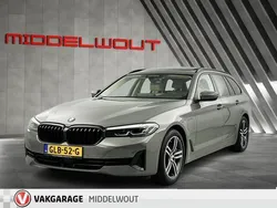 Grijs Gebruikt 2021 BMW 530e Stationwagen | € 39.950 (Eerlijke prijs)