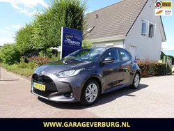 Grijs Gebruikt 2022 Toyota Yaris Hatchback | € 21.950 (Eerlijke prijs)