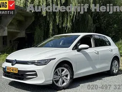 Wit Gebruikt 2024 VW Golf VIII Life Hatchback | € 28.745 (Goede deal)