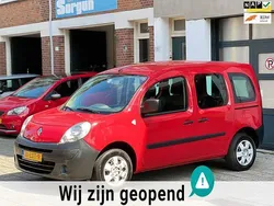 Rood Gebruikt 2010 Renault Kangoo Authentique MPV | € 3.250 (Goede deal)