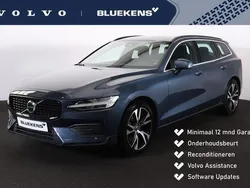Blauw Gebruikt 2023 Volvo V60 Core Stationwagen | € 34.900 (Super prijs)