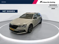 Grijs Gebruikt 2023 Skoda Superb Business Line Stationwagen | € 34.940 (Iets duurder)