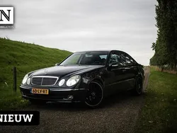 Zwart Gebruikt 2003 Mercedes E240 Avantgarde Sedan | € 4.740 (Eerlijke prijs)