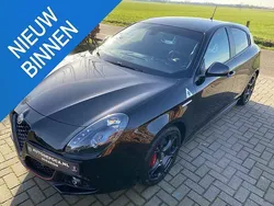 Zwart Gebruikt 2017 Alfa Romeo Giulietta Super Hatchback | € 16.950 (Eerlijke prijs)