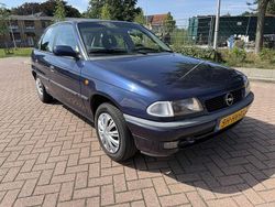 Blauw Gebruikt 1997 Opel Astra Edition Hatchback | € 1.950