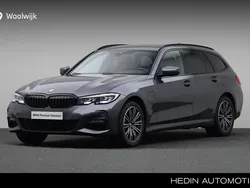 Grijs Gebruikt 2022 BMW 330e Shadowline Stationwagen | € 39.880 (Eerlijke prijs)