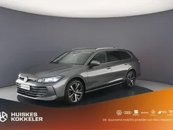 Grijs Gebruikt 2024 VW Passat Business Stationwagen | € 45.900