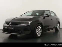 Zwart Gebruikt 2022 Opel Astra Edition Hatchback | € 19.245 (Eerlijke prijs)