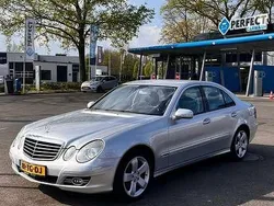 Zilver Gebruikt 2006 Mercedes E200 Avantgarde Sedan | € 5.850 (Eerlijke prijs)