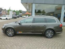 Bruin Gebruikt 2012 VW Passat Highline Stationwagen | € 16.250