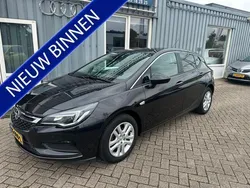 Zwart, metallic lak Gebruikt 2016 Opel Astra Business Hatchback | € 9.950 (Eerlijke prijs)