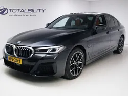 Zwart Gebruikt 2022 BMW 545 Executive Sedan | € 48.950 (Eerlijke prijs)