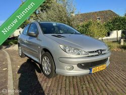 Grijs Gebruikt 2006 Peugeot 206 Hatchback | € 2.450 (Iets duurder)