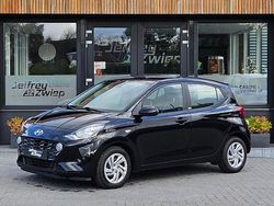 Zwart Gebruikt 2021 Hyundai i10 Comfort Hatchback | € 11.250 (Eerlijke prijs)