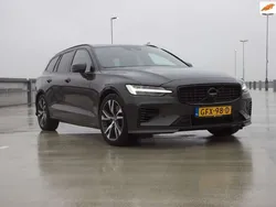 Grijs Gebruikt 2022 Volvo V60 R-Design Stationwagen | € 38.800 (Eerlijke prijs)