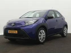 Blauw Gebruikt 2024 Toyota Aygo Play Hatchback | € 19.245 (Goede deal)