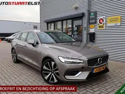 Grijs, metallic lak Gebruikt 2020 Volvo V60 Business Edition Stationwagen | € 29.500 (Eerlijke prijs)