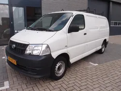 Wit Gebruikt 2009 Toyota HiAce Comfort MPV | € 11.000