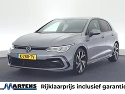 Grijs Gebruikt 2021 VW Golf VIII R-line Hatchback | € 26.899 (Eerlijke prijs)