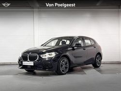 Zwart (metallic) Gebruikt 2023 BMW 118 Shadowline Hatchback | € 28.900 (Eerlijke prijs)