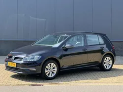 Zwart, metallic lak Gebruikt 2018 VW Golf VII Comfortline Hatchback | € 18.400 (Goede deal)