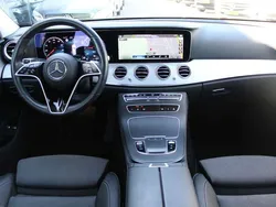 Zwart Gebruikt 2022 Mercedes E300 Avantgarde Stationwagen | € 39.900 (Goede deal)
