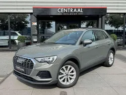 Grijs, metallic lak Gebruikt 2022 Audi Q3 Premium SUV | € 36.950 (Eerlijke prijs)