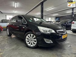 Zwart Gebruikt 2011 Opel Astra Cosmo Hatchback | € 6.150 (Eerlijke prijs)