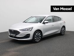 Grijs Gebruikt 2023 Ford Focus Titanium Hatchback | € 19.900 (Goede deal)