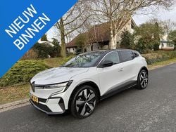 Grijs Gebruikt 2023 Renault Megane E-Tech Hatchback | € 24.995 (Super prijs)