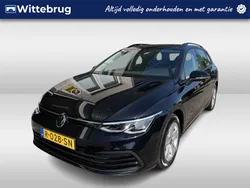 Zwart Gebruikt 2022 VW Golf VIII Life Stationwagen | € 23.950 (Eerlijke prijs)